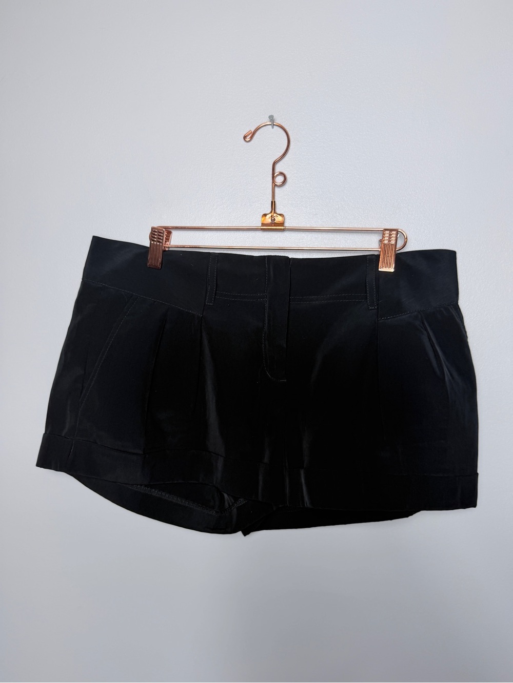 Express black pleated low rise smooth soft cuffed shorts size 10